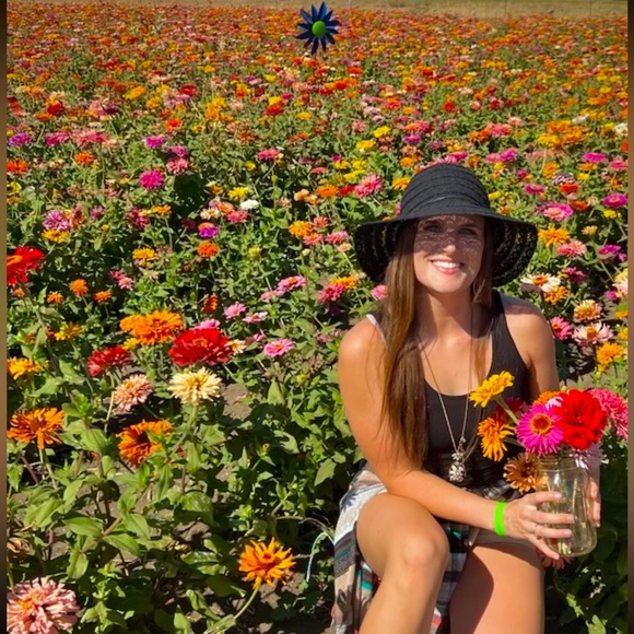 Meet your Posher, Kayren! - Picture 1 of 1